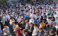 Tarikat Liderine Ayrıcalıklı Cenaze Töreni