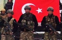 Asker Zap Mahallesi'ne Türk bayrağı çekti