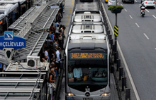 Uzmanlaşan yolculardan metrobüs taktikleri