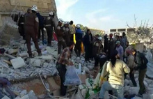 Rus uçakları İdlib'de hastane vurdu 37 ölü