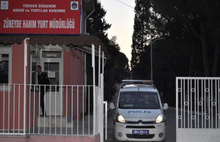 İzmir’de kız yurduna terör operasyonu