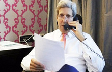 Kerry'den gece yarısı sürpriz  telefon