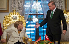 NYT: Merkel Erdoğan ile ortaklığın bedelini ödüyor