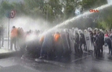 Taksim'de TOMA'lı polis müdahalesi