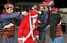 Noel Baba protestocuları serbest