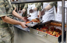 Skandal :Askerin konservesinde at eti çıktı