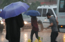 Yağmur yağdı İstanbul'da trafik kilit