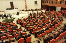 AKP-CHP FETÖ tartışması Meclis'i gerdi 