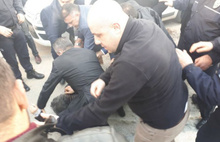 CHP Genel merkezi önünde kendini yakmak istedi