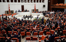 Meclis yine karıştı: AKP ile HDP'li vekiller arasında işgalci tartışması yaşandı