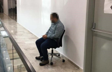 AKP'li Başkandan tuvalet kapısında oturma cezası
