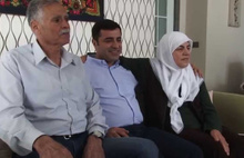 Selahattin Demirtaş'ın anne ve babasının da içinde bulunduğu araç kaza yaptı