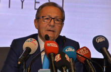 Ağlayarak AKP'den istifa eden başkandan Babacan’a destek