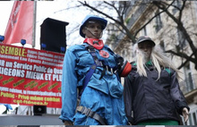 Fransa'da protestolar bitmiyor! Şimdide Mavi Tulumlular çıktı