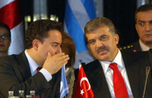 Ali Babacan sinirlenince, Abdullah Gül devreye girdi!