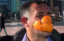 Portakal kabuğundan korona maskesi yaptı