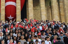 Erdoğan ve Bahçeli Anıtkabir'deki törene katılmadı