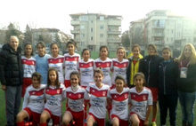 Kadın futbolculardan MHP'li başkana protesto: Salonu terk ettiler