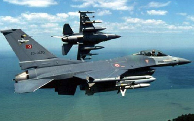 Türk F-16'larına taciz!