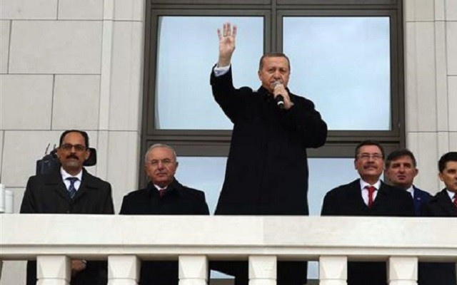 Erdoğan'dan bir ilk: Saray'dan balkon konuşması