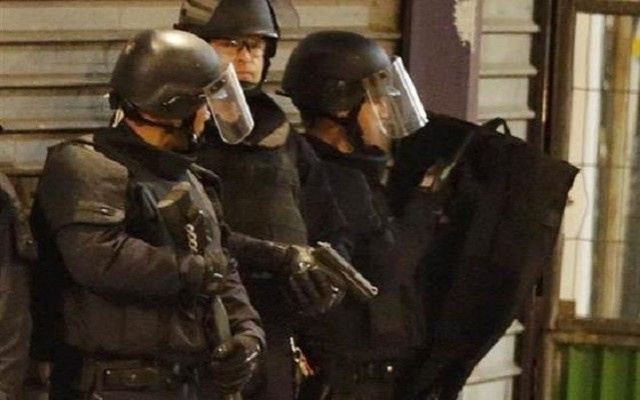 Paris katliamı şüphelilerine şafak operasyonu