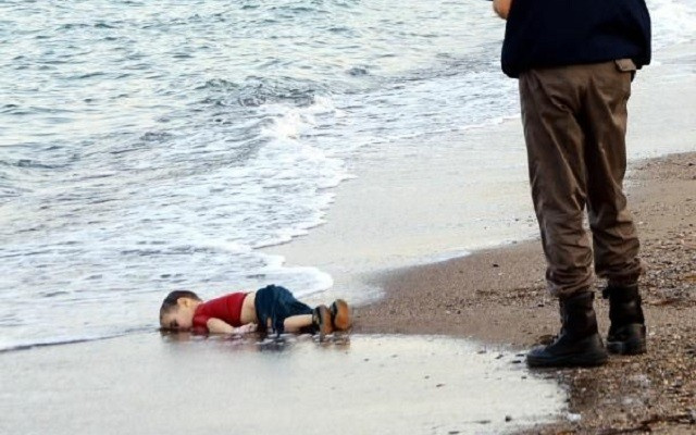 Suriyeli çocuğun cesedi dünyayı sarstı