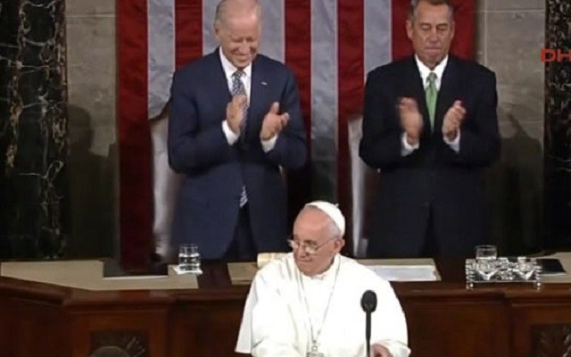 Papa'dan ABD Senatosu’na altın kural çağrısı