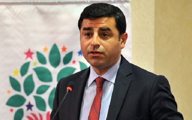 Demirtaş'tan AA ve TRT'ye ambargo!