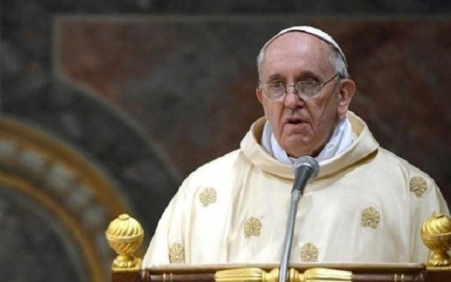 Papa 300 yıllık evlilik kuralını değiştirdi