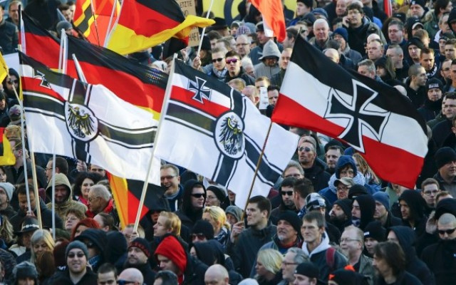 Almanya'da ırkçı gösteriler büyüyor