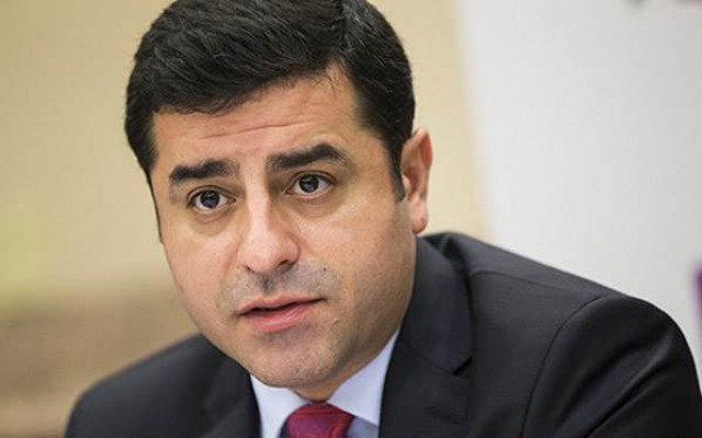 Selahattin Demirtaş'tan Beyaz'a şiirli tepki