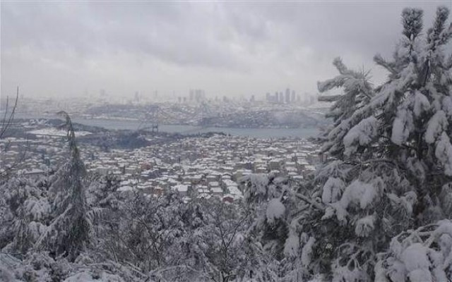 Kar İstanbul'un peşini bırakmıyor