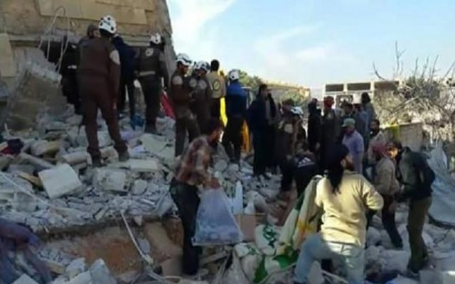 Rus uçakları İdlib'de hastane vurdu 37 ölü