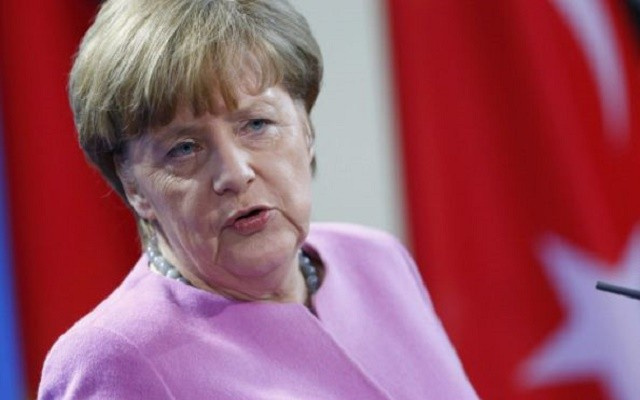 Merkel'den dikkat çeken mülteci itirafı