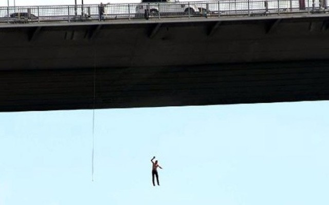 Boğaz köprüsündeki intiharda şok ceza