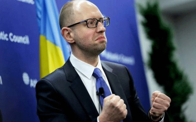 Ukrayna Başbakanı canlı yayında istifa etti