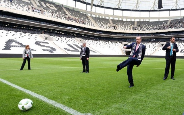 Vodafone Arena’da ilk santra protokolden