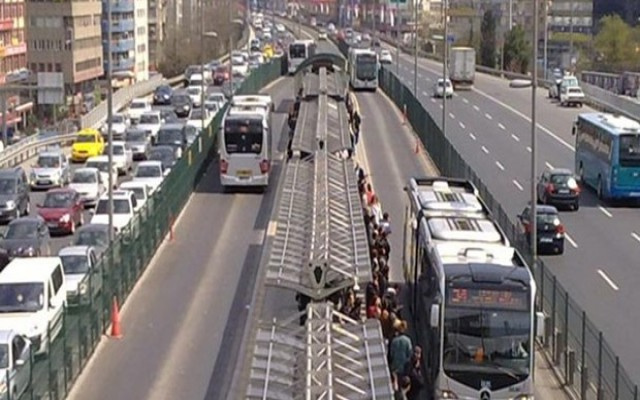 2 milyon lirayla metrobüse binince