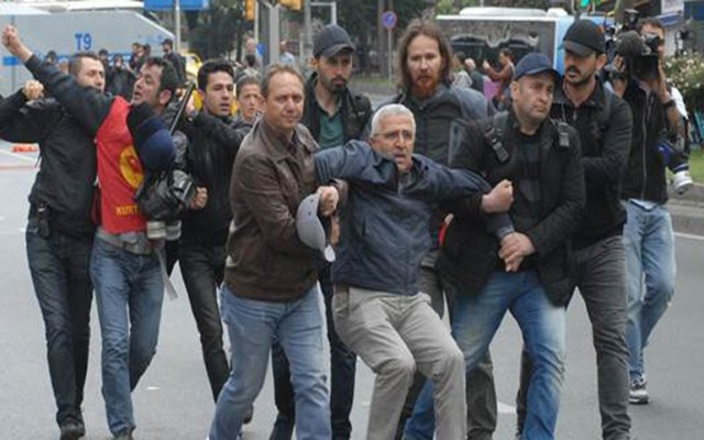 İstanbul karıştı, müdahele ve gözaltılar var