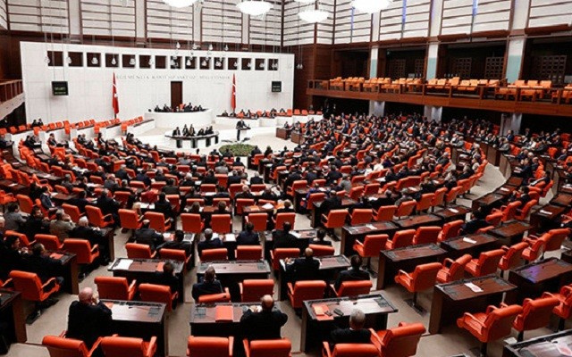 Meclis'te 2.tur dokunulmazlık oylaması başladı