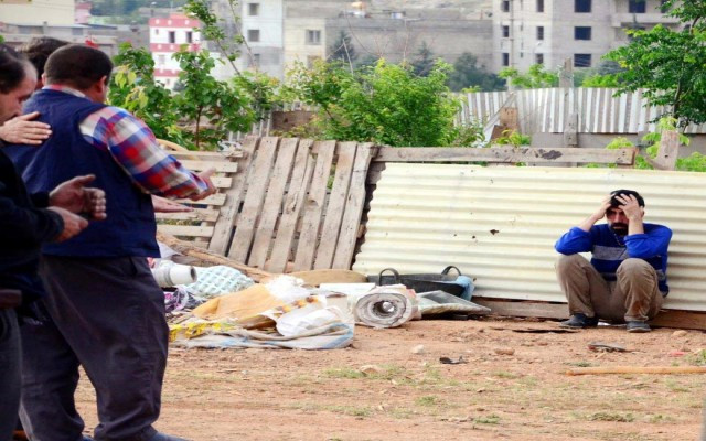 Barakada yangın: Baba ile 6 oğlu öldü