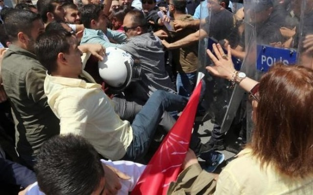 Kılıçdaroğlu'na destek gösterisinde olay