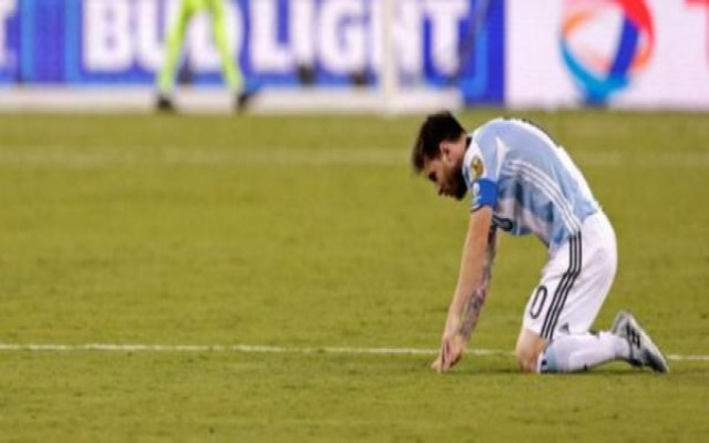 Dünya şokta : Messi bıraktı