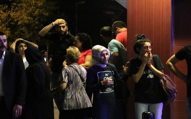 Son dakika haberi: Atatürk Havalimanı'nda 3 canlı bomba patladı! 28 ölü, 60 yaralı