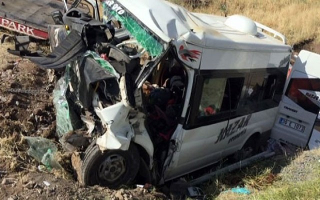 Diyarbakır yolunda feci kaza: 6 ölü