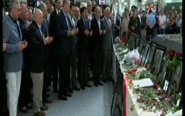 Cumhurbaşkanı'ndan havaalanı kurbanlarına dua