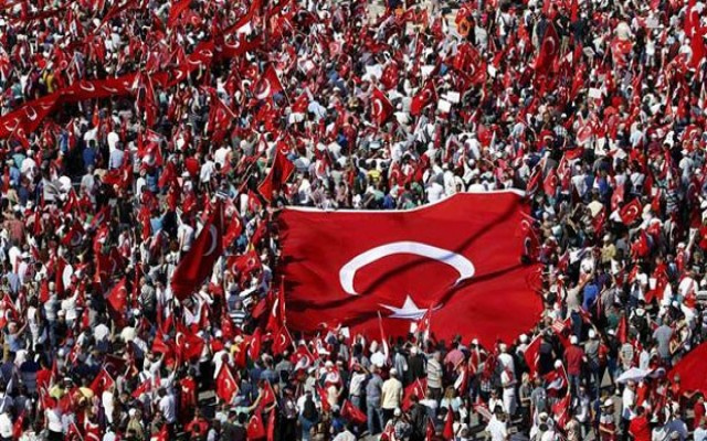 Vatandaşlar Taksim'e akın etti