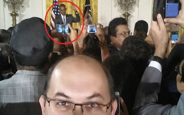 Darbeci'den Beyaz Saray'da selfie