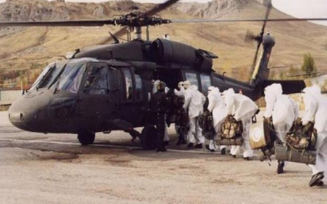 Yunanistan’a giden helikopterde CIA ajanı vardı
