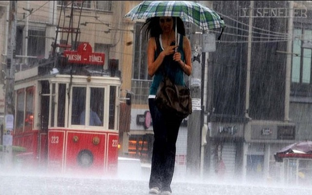 İstanbul ferahlıyor: Yağış geliyor